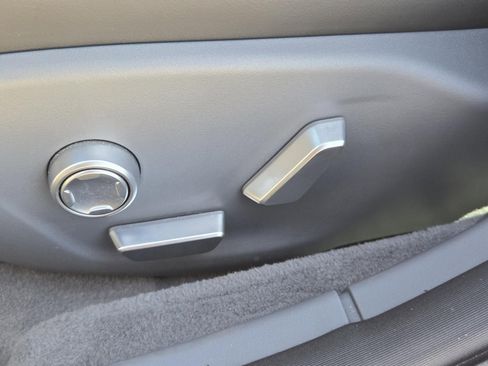 Used 2024 Lucid Air Touring image 19