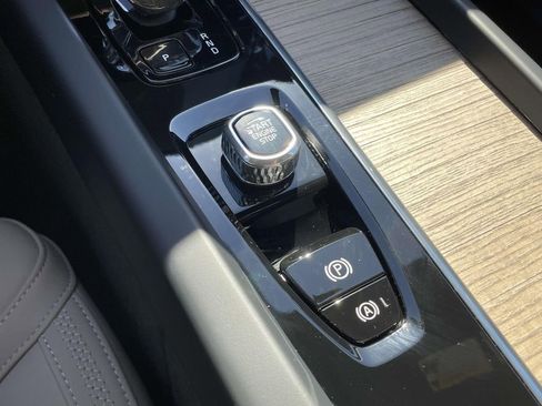 New 2026 Volvo XC60 B5 Plus w/ Protection Package Premier image 21