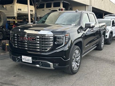 Used 2023 GMC Sierra 1500 Denali w/ Denali Reserve Package image 3