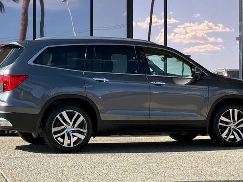 Used 2017 Honda Pilot Touring image 13