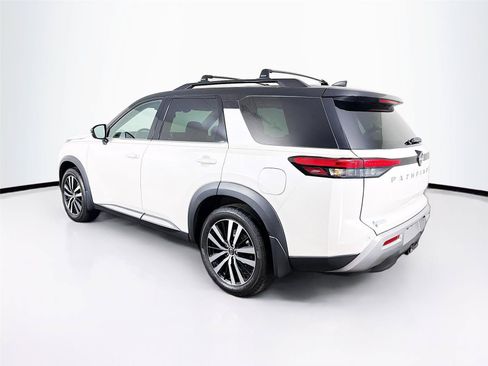 Used 2023 Nissan Pathfinder Platinum AWD/4WD image 9