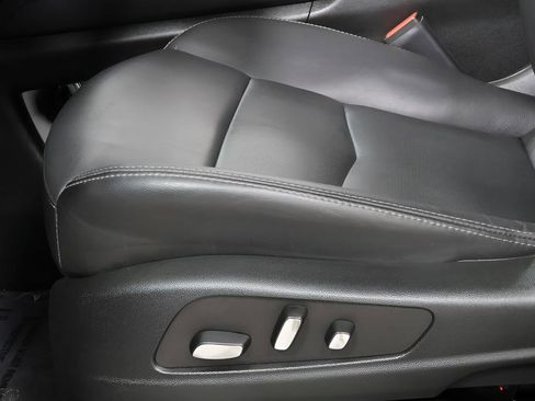 Used 2025 Cadillac XT5 Premium Luxury image 22