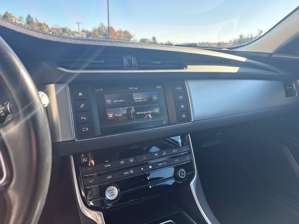Used 2016 Jaguar XF Premium AWD/4WD image 13