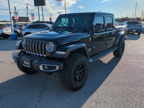 Used 2020 Jeep Gladiator Overland image 4