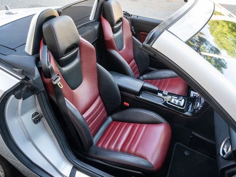 Used 2017 Mercedes-Benz SLC 300 image 22