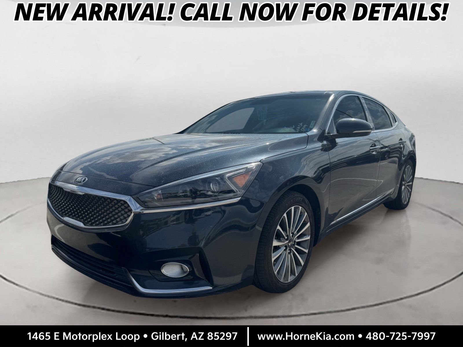 Used 2017 Kia Cadenza Premium w/ Luxury Package FWD image 1