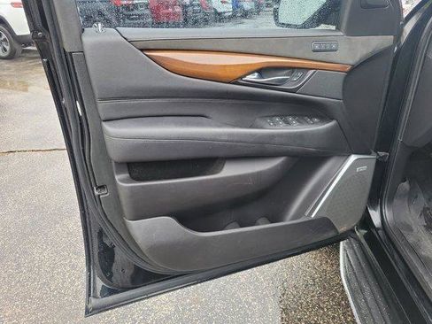 Used 2020 Cadillac Escalade ESV Luxury AWD/4WD image 18
