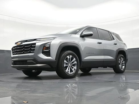 Used 2026 Chevrolet Equinox LT image 25