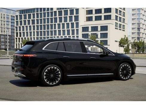 New 2026 Mercedes-Benz EQS 550 4MATIC SUV image 18
