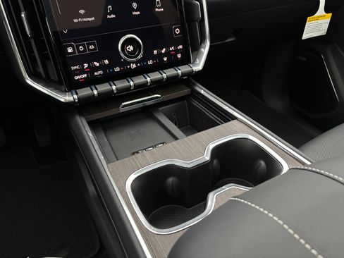 New 2026 GMC Acadia Denali w/ Super Cruise Package FWD image 33