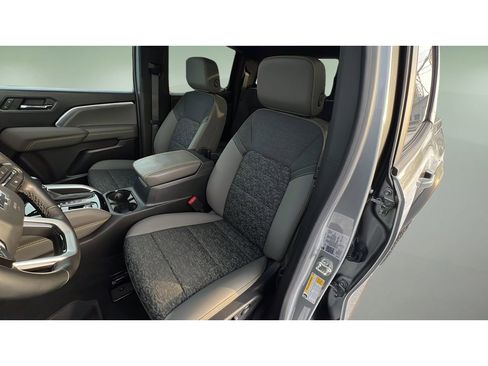 Certified 2024 Chevrolet Colorado ZR2 w/ Technology Package image 16