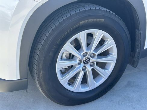 Used 2024 Toyota Grand Highlander XLE image 9