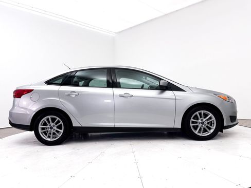 Used 2018 Ford Focus SE FWD image 30