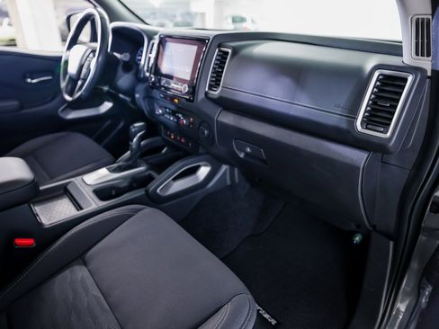 Used 2024 Nissan Frontier SV w/ SV Convenience Package image 28