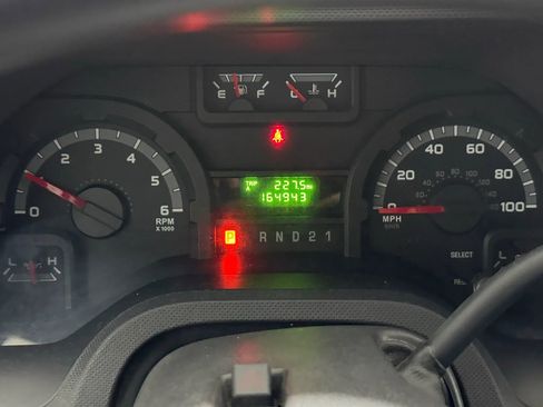 Used 2011 Ford E-150 and Econoline 150 w/ Commercial Cargo Van Pkg image 31