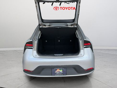 Used 2024 Toyota Prius FWD image 24