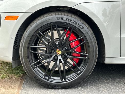 Certified 2022 Porsche Macan GTS AWD/4WD image 31