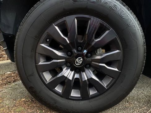 Used 2021 Toyota Tacoma Limited w/ Nightshade Package image 23