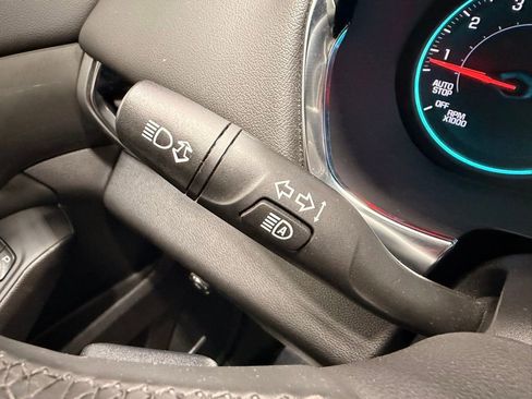 Used 2023 Chevrolet Traverse LT w/ LT Premium Package image 32