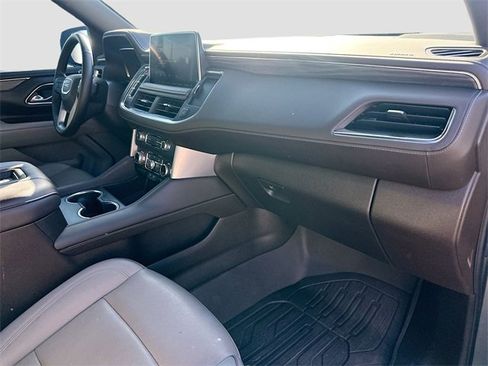 Used 2023 GMC Yukon SLT w/ SLT Premium Package image 28