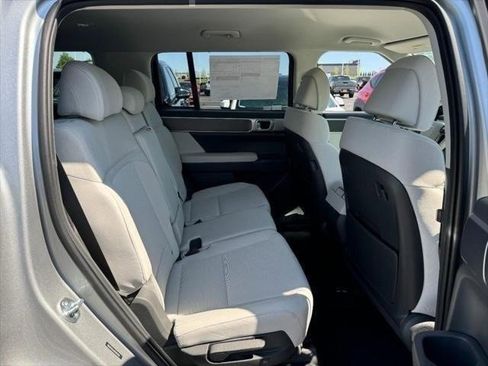 New 2025 Hyundai Santa Fe SE image 6