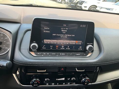 Used 2021 Nissan Rogue SV FWD image 16
