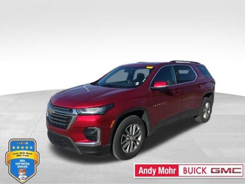 Used 2023 Chevrolet Traverse LT image 1