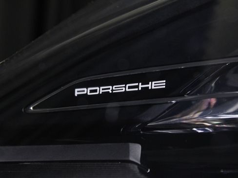 Certified 2025 Porsche Macan AWD/4WD image 15