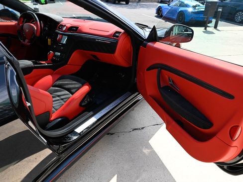 Used 2017 Maserati GranTurismo MC RWD image 37