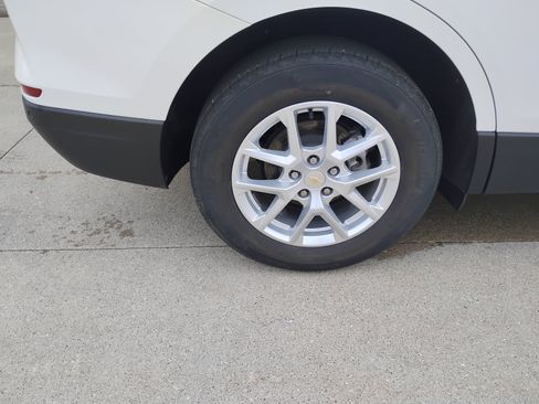 Used 2022 Chevrolet Equinox LT FWD image 33