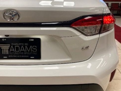 Used 2022 Toyota Corolla LE image 11