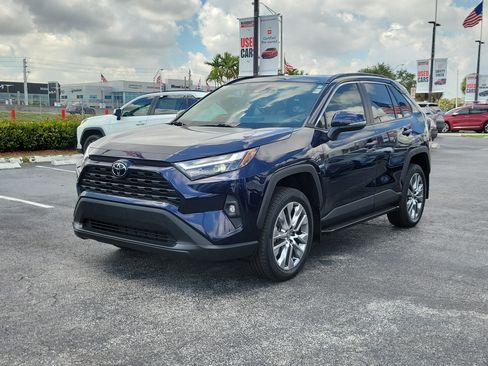 Used 2022 Toyota RAV4 XLE Premium FWD image 6
