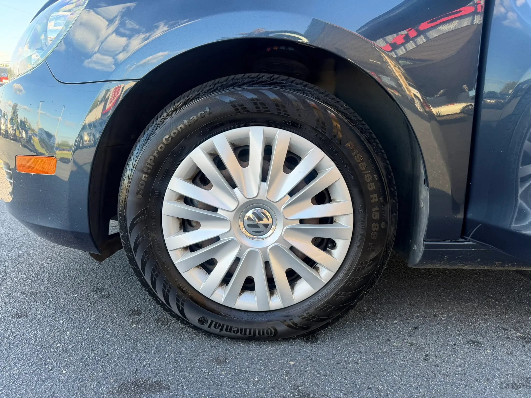 Used 2013 Volkswagen Golf 4-Door FWD image 29