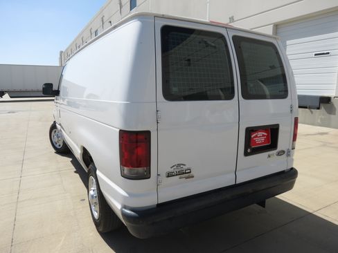 Used 2014 Ford E-150 and Econoline 150 w/ Power Group RWD image 3