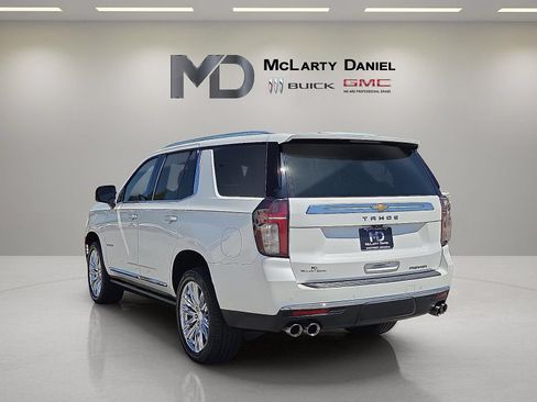 Used 2021 Chevrolet Tahoe Premier w/ Premium Package AWD/4WD image 13