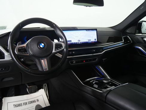 Used 2025 BMW X6 xDrive40i image 17