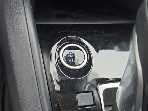 New 2025 Nissan Versa SR w/ Trunk Package image 29