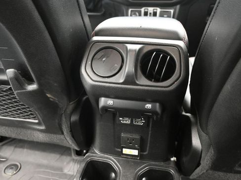 Used 2022 Jeep Gladiator Rubicon image 12