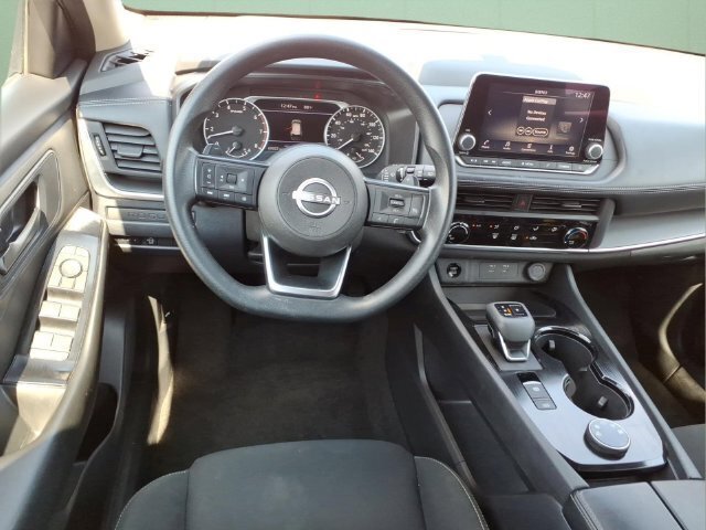 Used 2024 Nissan Rogue S AWD/4WD image 18