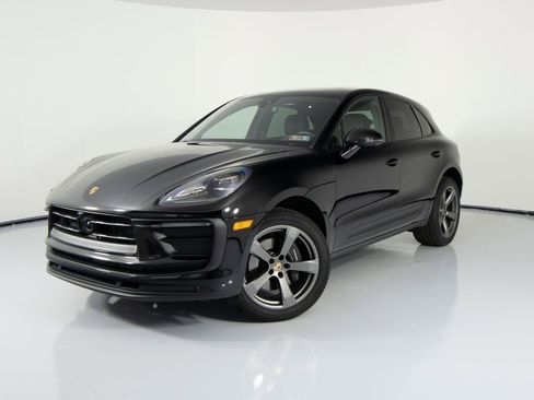 Certified 2025 Porsche Macan image 1