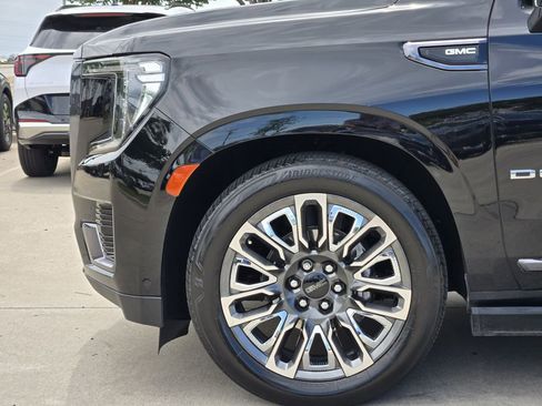 Used 2023 GMC Yukon Denali Ultimate AWD/4WD image 14