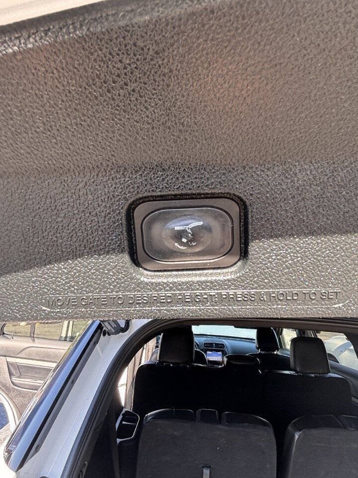 Used 2019 Ford Explorer XLT w/ Equipment Group 202A FWD image 19