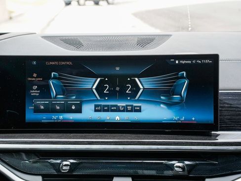 Used 2026 BMW X5 xDrive40i w/ Executive Package image 14