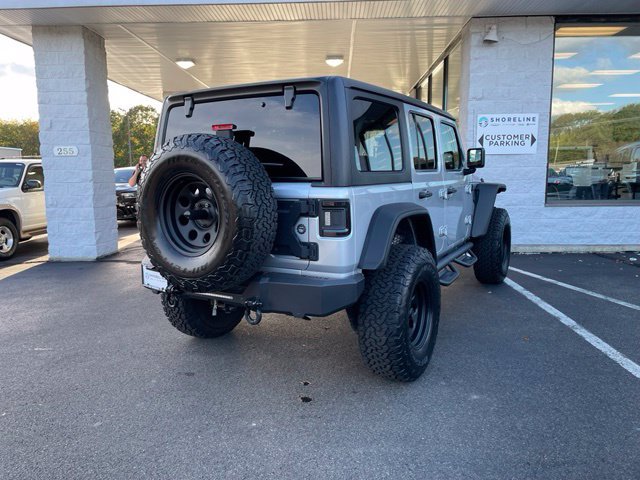 Used 2023 Jeep Wrangler Unlimited Rubicon AWD/4WD image 5