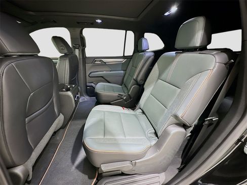 Used 2026 GMC Acadia AT4 w/ Luxury Package image 26