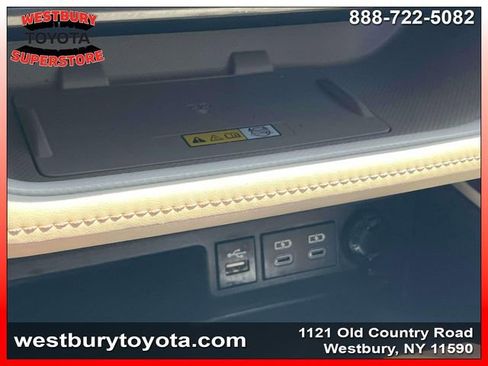 Used 2023 Toyota Highlander Limited AWD/4WD image 34