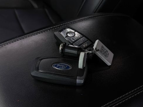 Used 2022 Ford Explorer Limited image 32