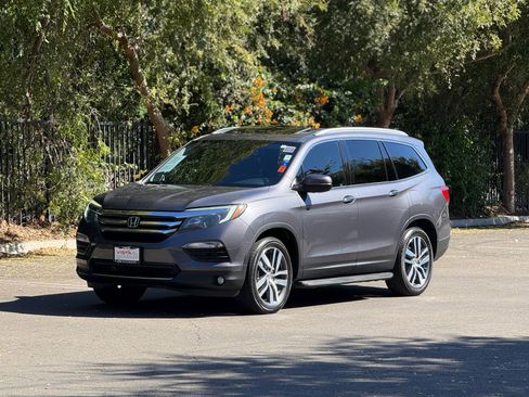 Used 2018 Honda Pilot Touring image 6