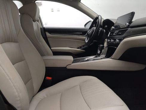 Used 2018 Honda Accord Touring image 21