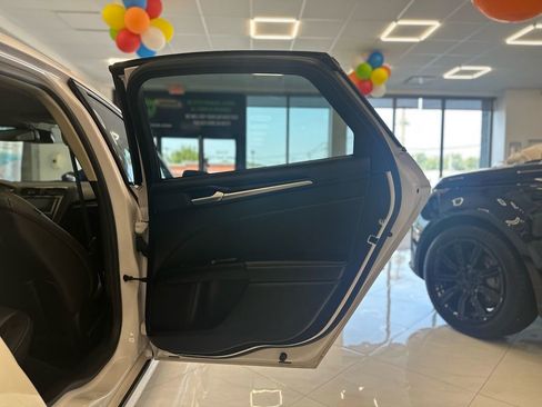 Used 2019 Ford Fusion Energi Titanium image 39